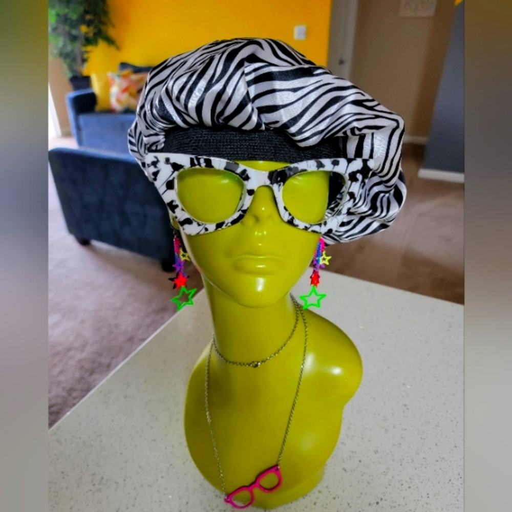 Readers [between +3.00 - +4.00] and earrings bundle